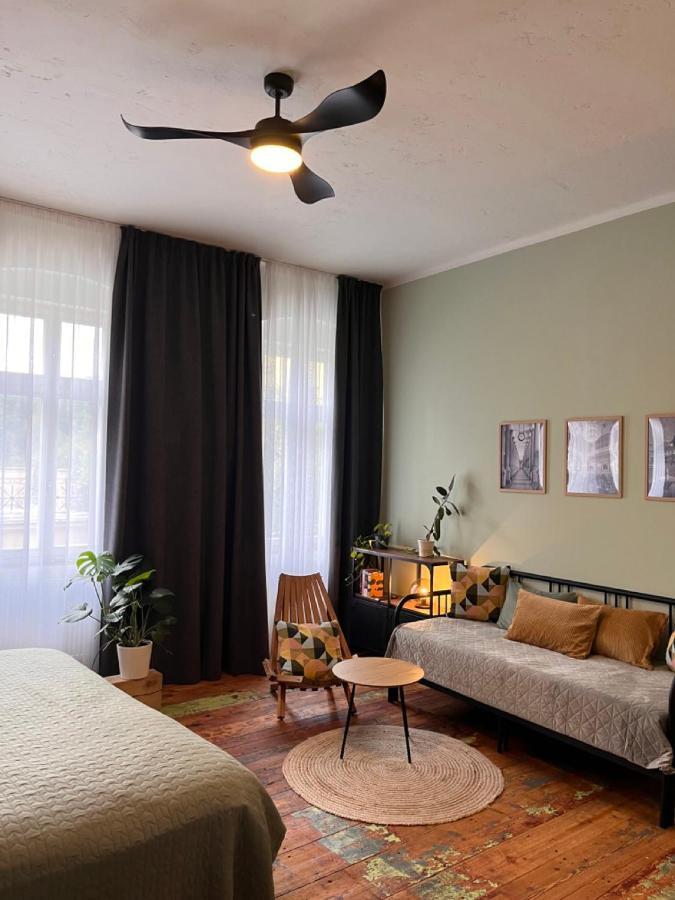 Four Rooms Carlsbad Authentic Karlovy Vary Ngoại thất bức ảnh