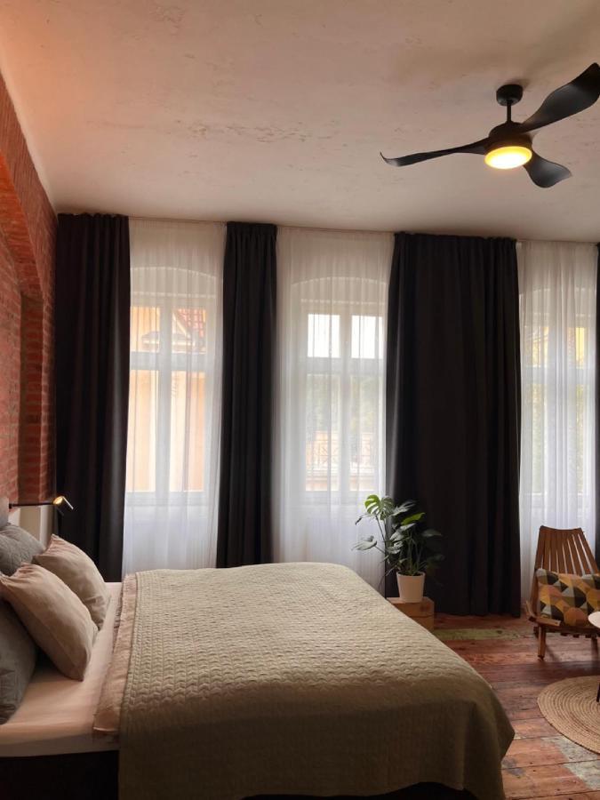Four Rooms Carlsbad Authentic Karlovy Vary Ngoại thất bức ảnh