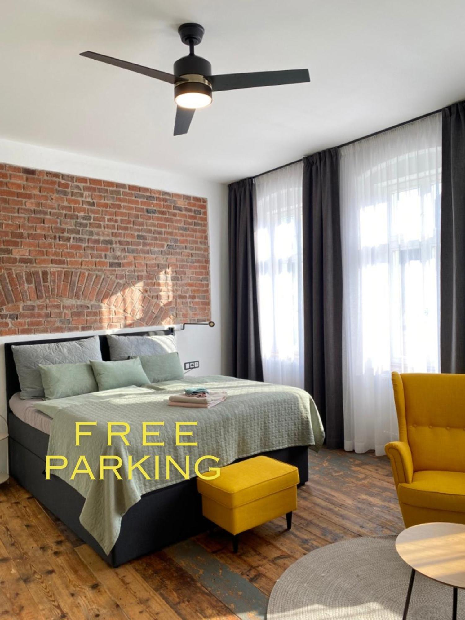 Four Rooms Carlsbad Authentic Karlovy Vary Ngoại thất bức ảnh