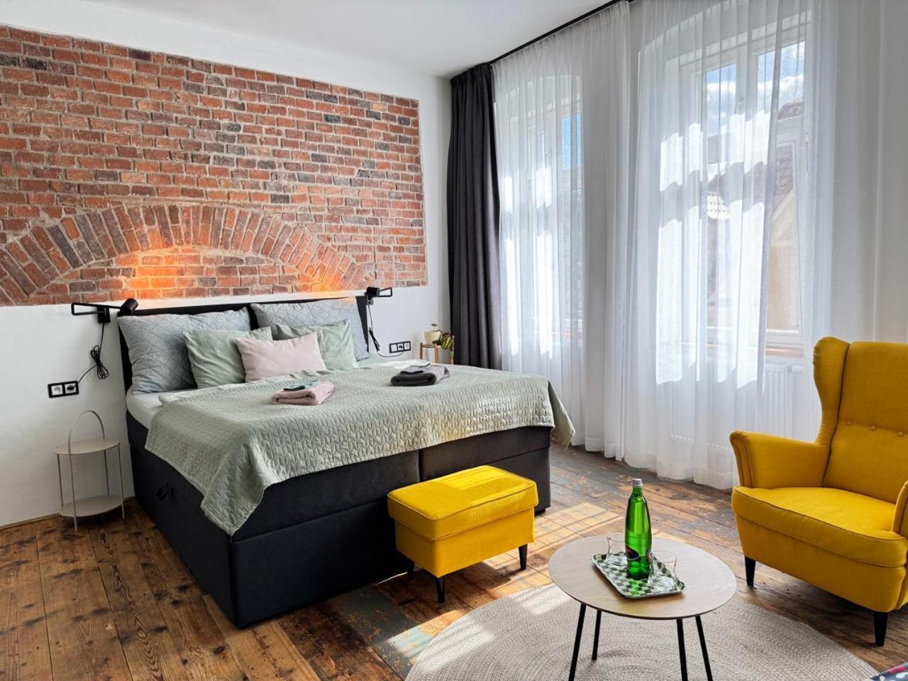 Four Rooms Carlsbad Authentic Karlovy Vary Ngoại thất bức ảnh