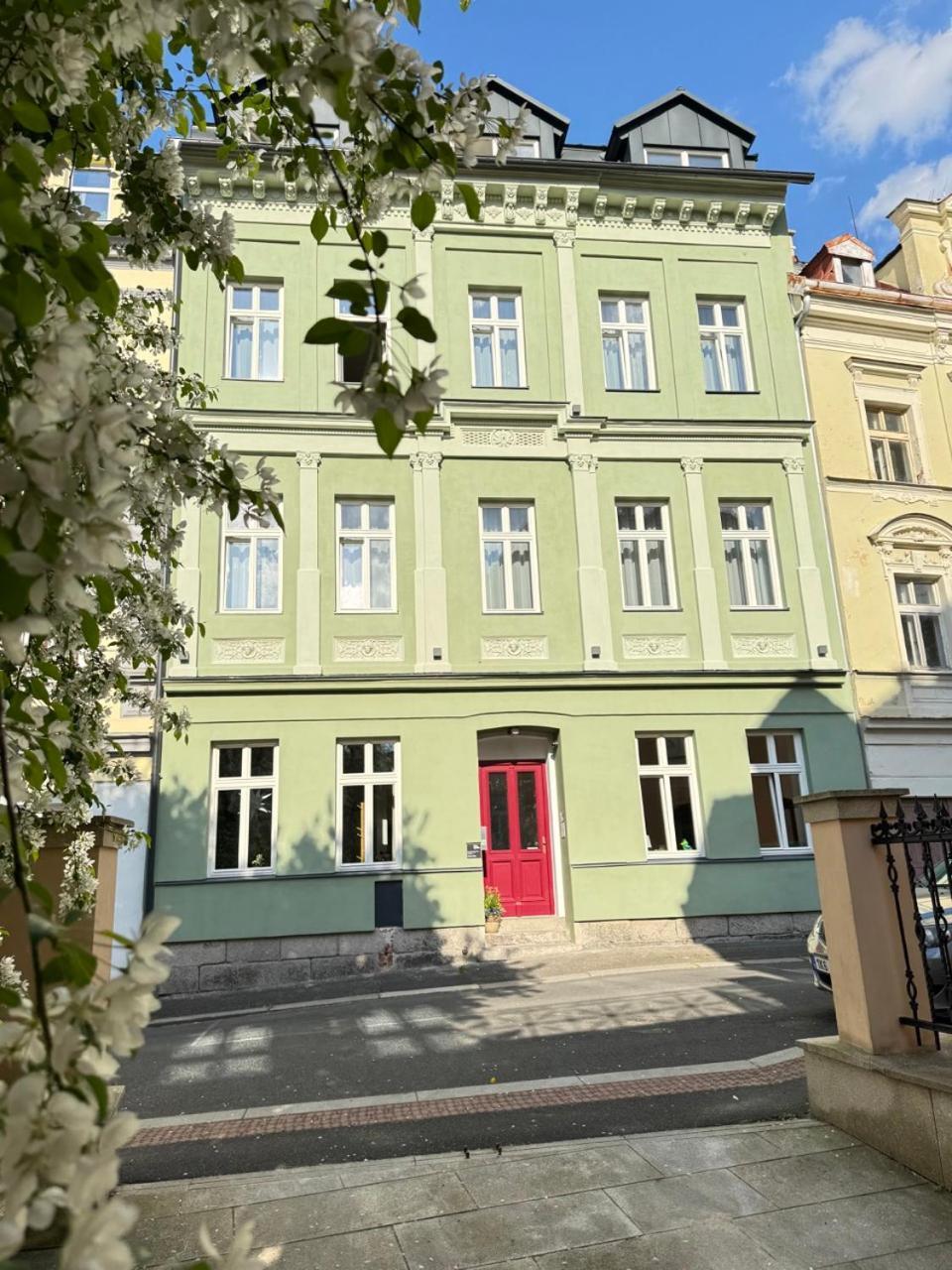 Four Rooms Carlsbad Authentic Karlovy Vary Ngoại thất bức ảnh